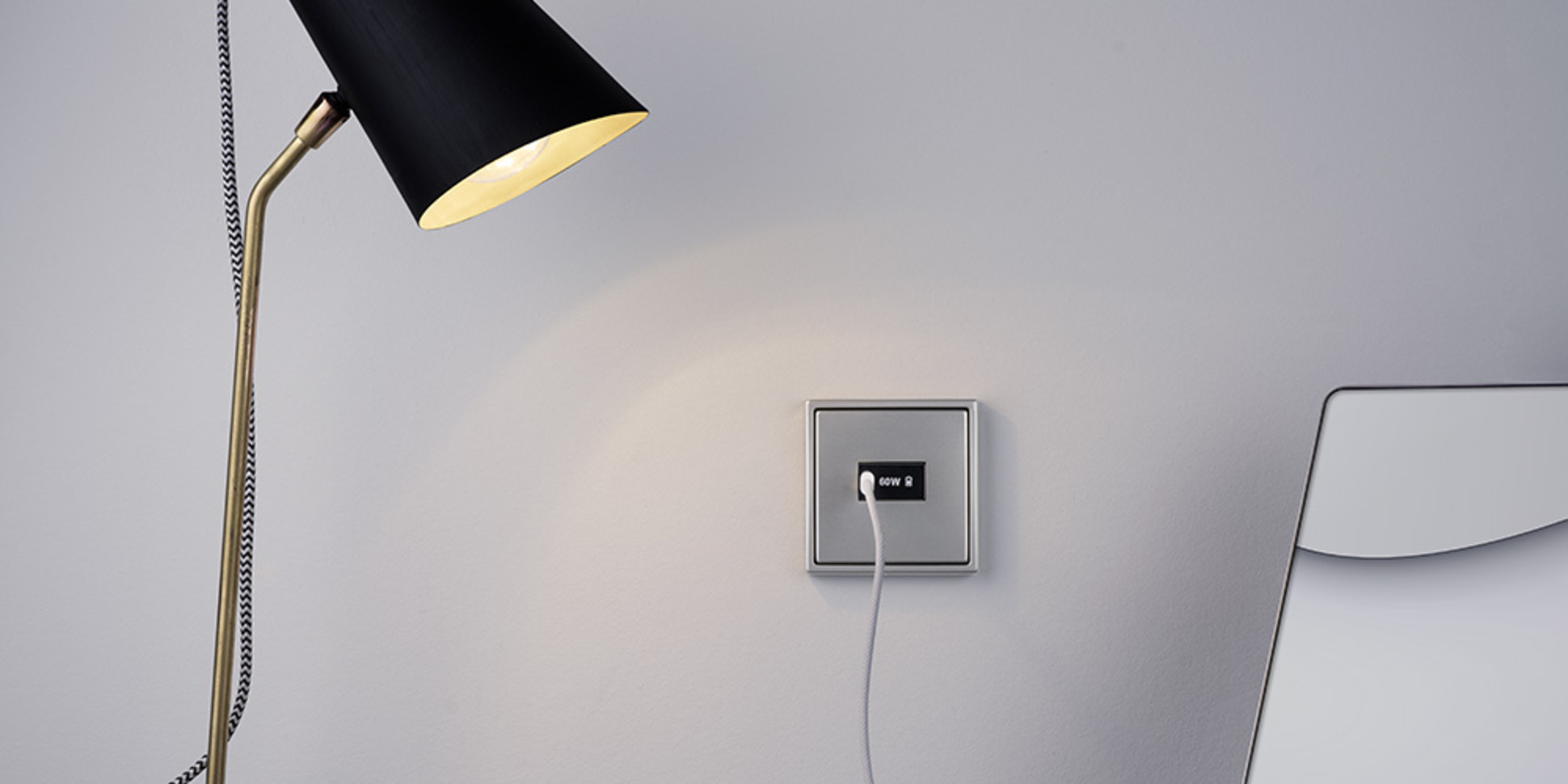 Ladegerät USB PD 60 bei Elektro Schweizer in Nürtingen