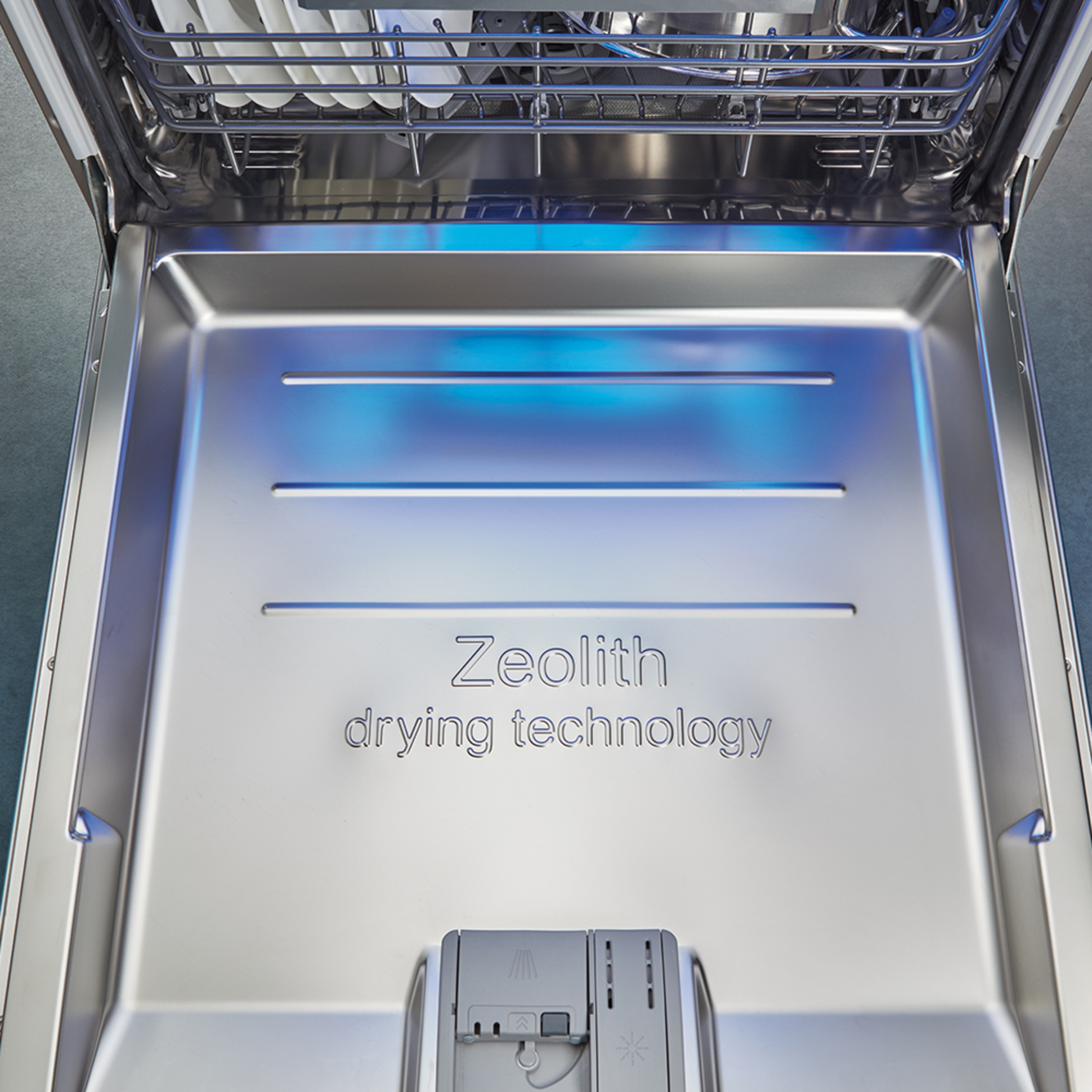 Zeolith Trocknen – Für glänzende Spülergebnisse bei Elektro Schweizer in Nürtingen