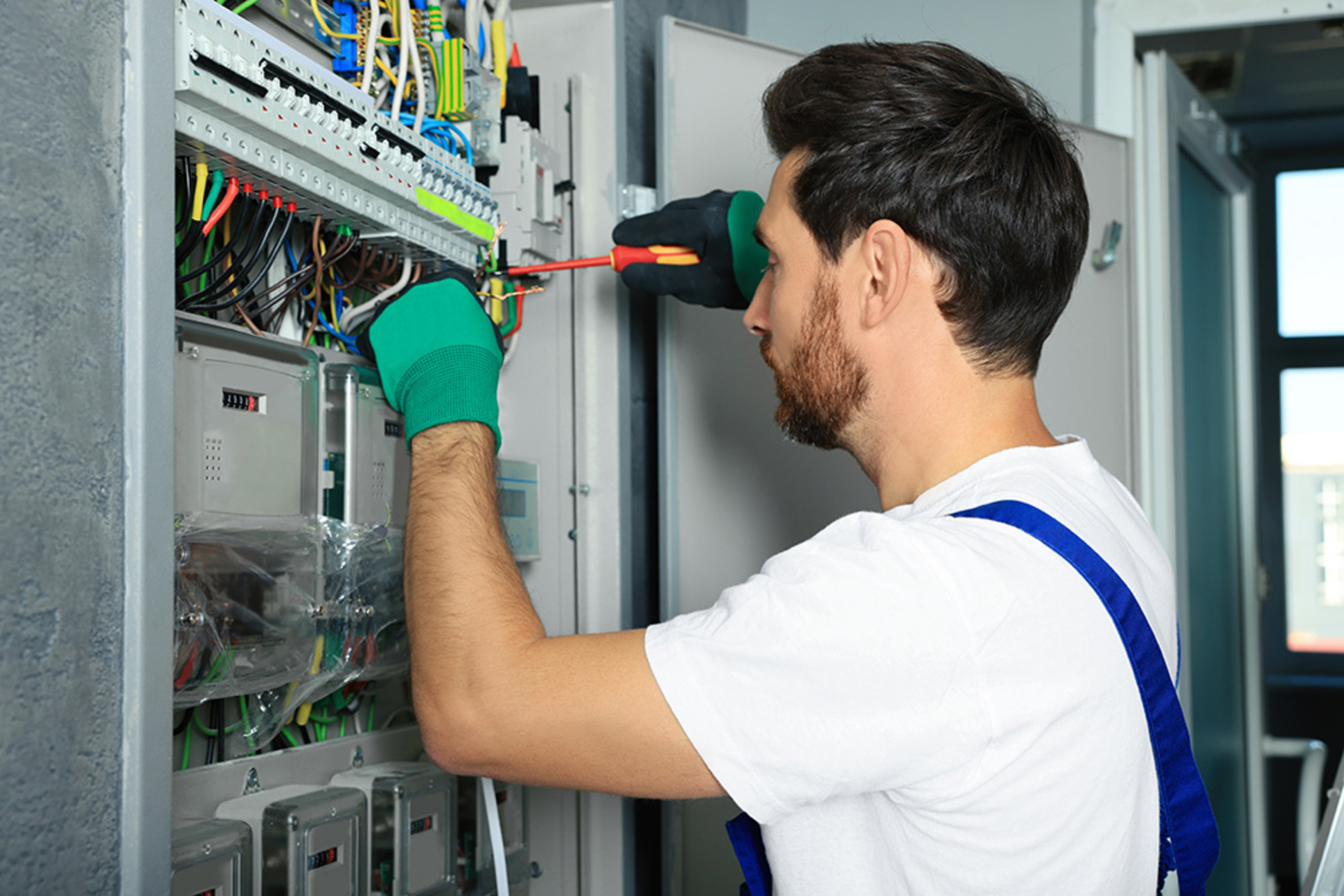 Nieder­spannungs­anlagen bei Elektro Schweizer in Nürtingen