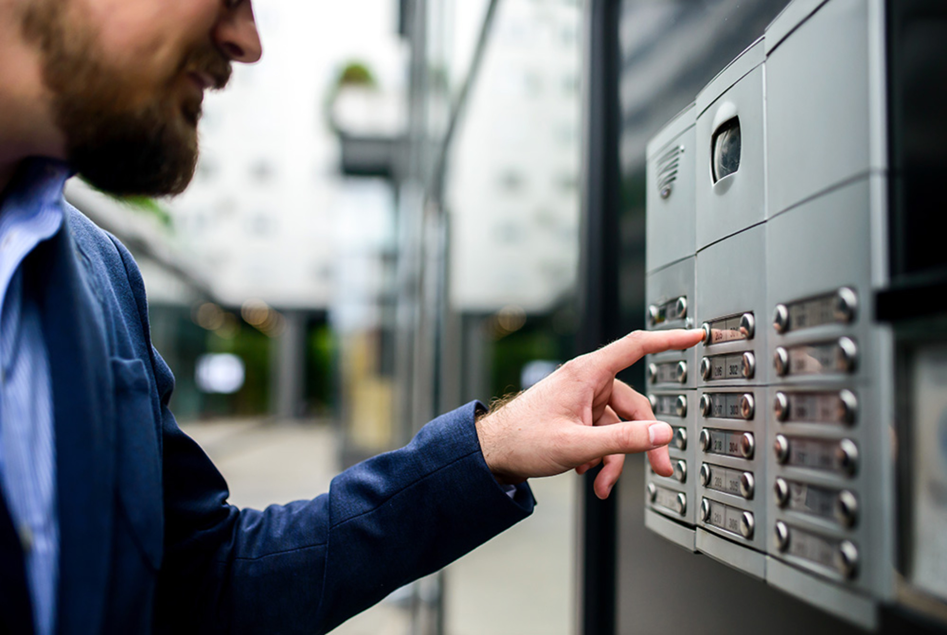 Sprech­anlagen bei Elektro Schweizer in Nürtingen